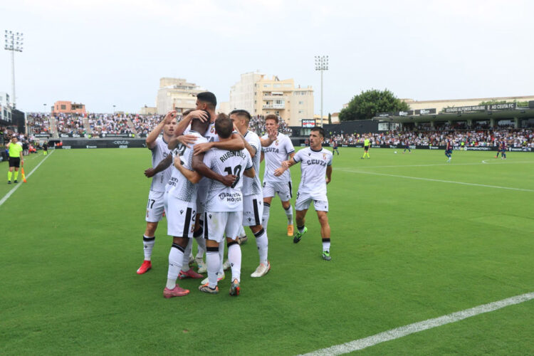 un-ceuta-con-actitud-consigue-la-primera-victoria-en-segunda-2-1