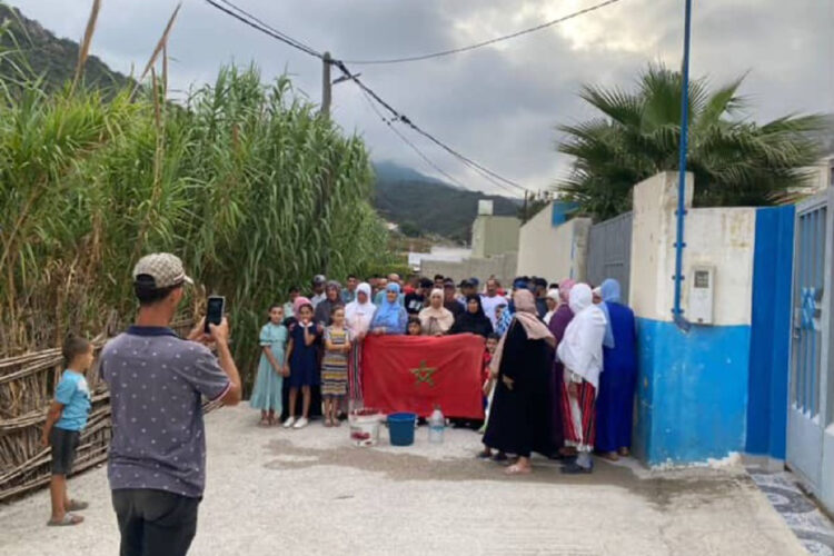 vecinos-bni-mzala-manifestacion-acumulacion-inmigrantes-001