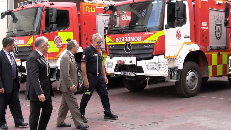 vehiculos-nuevos-moderno-gimnasio-pasarela-novedades-parque-bomberos