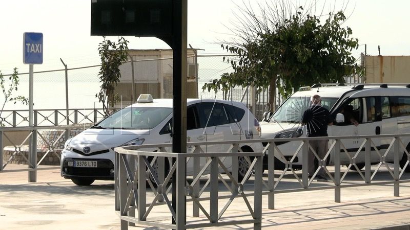 ampliada-parada-taxis-zona-dejar-pasajeros-frontera-tarajal
