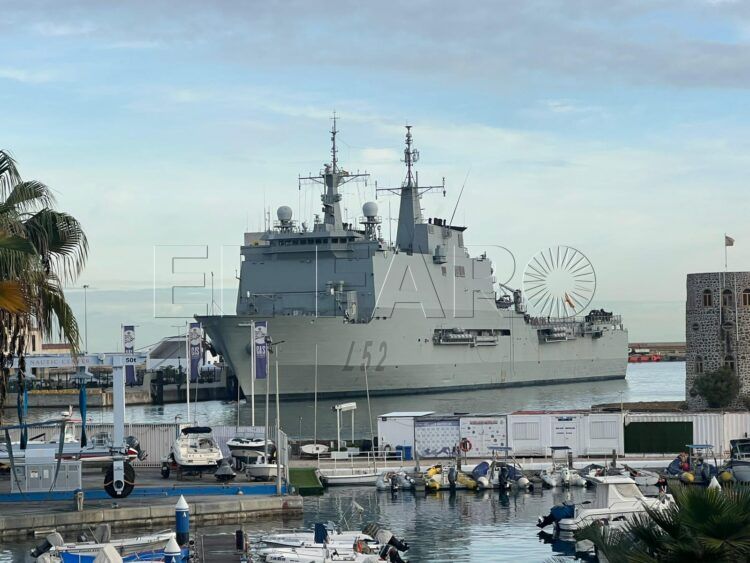 buque-asalto-anfibio-castilla-atracado-jura-bandera-7