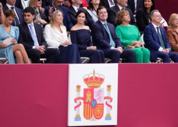 ceuta-representada-honor-satisfaccion-vivas-desfile-dia-fiesta-nacional-003