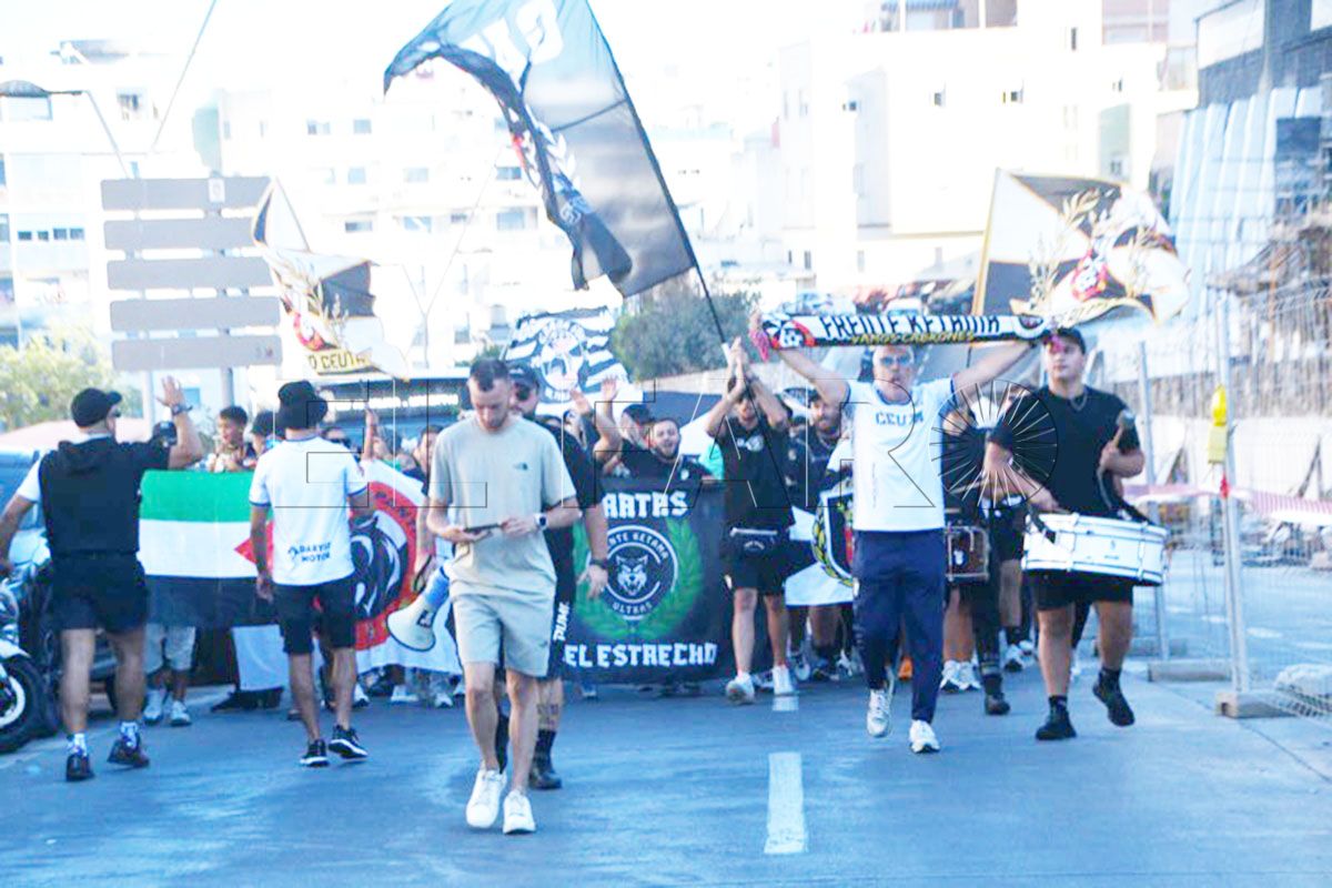 ceuta-vibra-equipo-ambientazo-recibir-eibar-009-portada