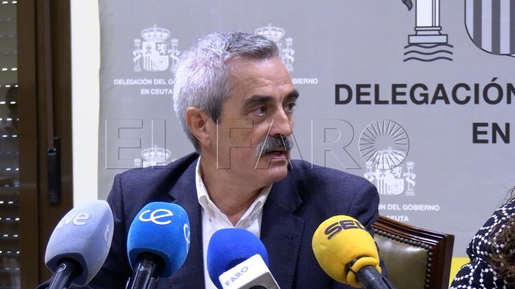 delegada-gobierno-cristina-perez-director-provincial-sepe-francisco-gil-rueda-prensa-1