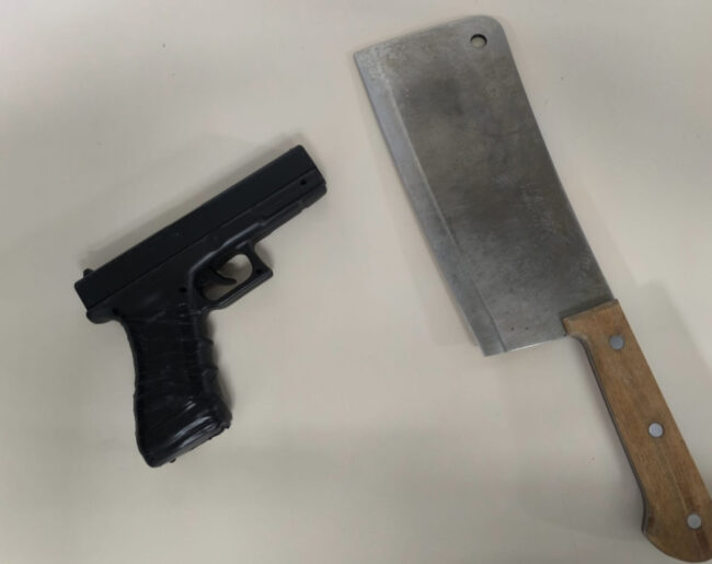 despliegue-policia-nacional-joven-atrincherado-casa-retiene-familia-armas