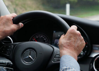 dgt-restricciones-conductores-mayores