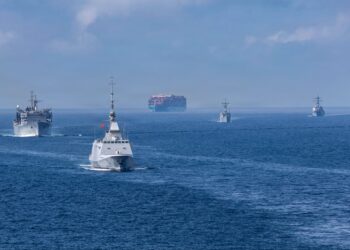 fragata-mohamed-vi-escolta-portaaviones-eeuu-paso-estrecho-gibraltar-2