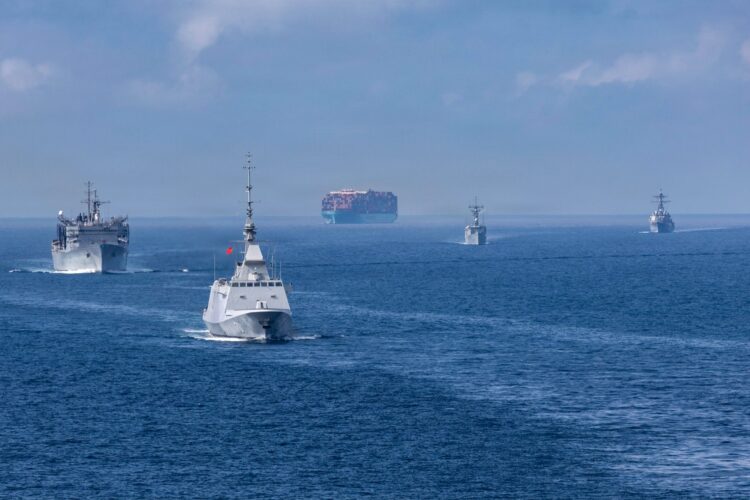 fragata-mohamed-vi-escolta-portaaviones-eeuu-paso-estrecho-gibraltar-2