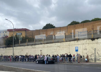 largas-colas-frontera-cruzar-Ceuta-Marruecos-002