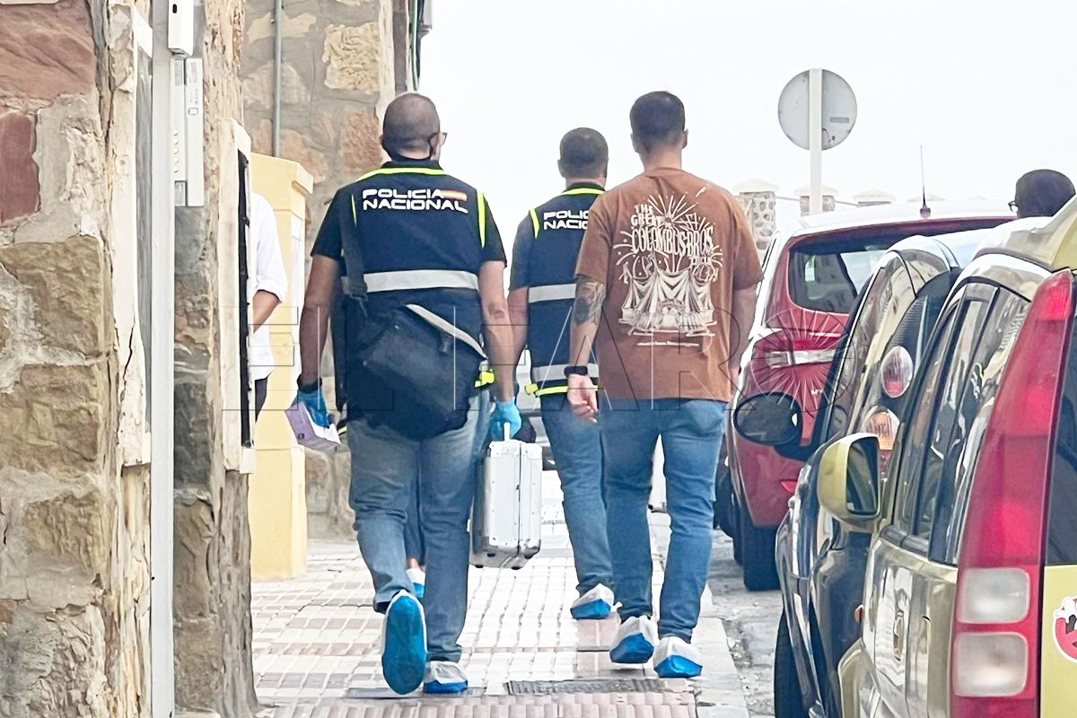 policia-cientifica-inspecciona-vivienda-murio-bebe-dias-008-principal