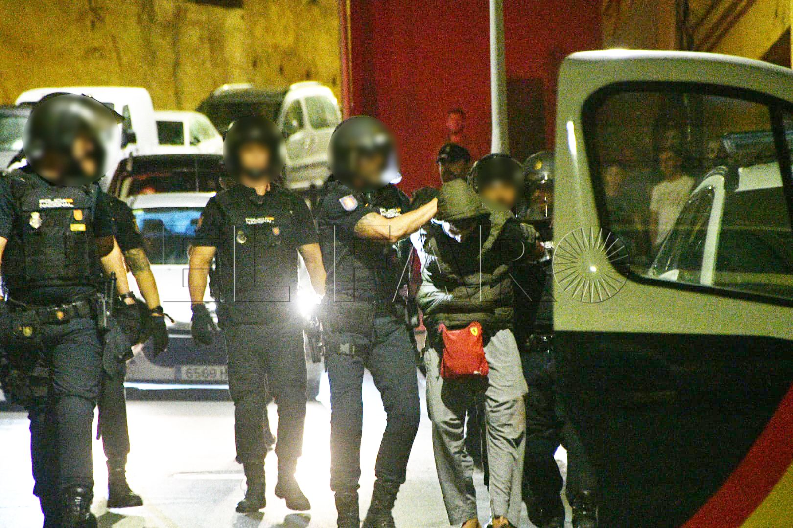 portada-despliegue-policia-nacional-joven-atrincherado-casa-retiene-familia-ok