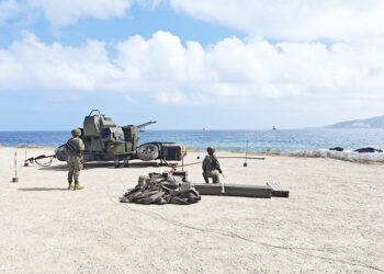 ramix-30-despliega-canones-misiles-estrecho-1