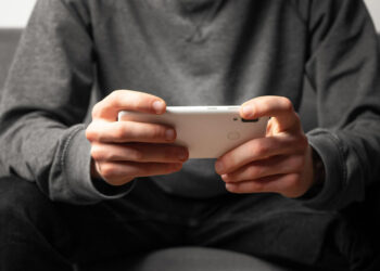 tapar-camara-movil-cuando-no-uses