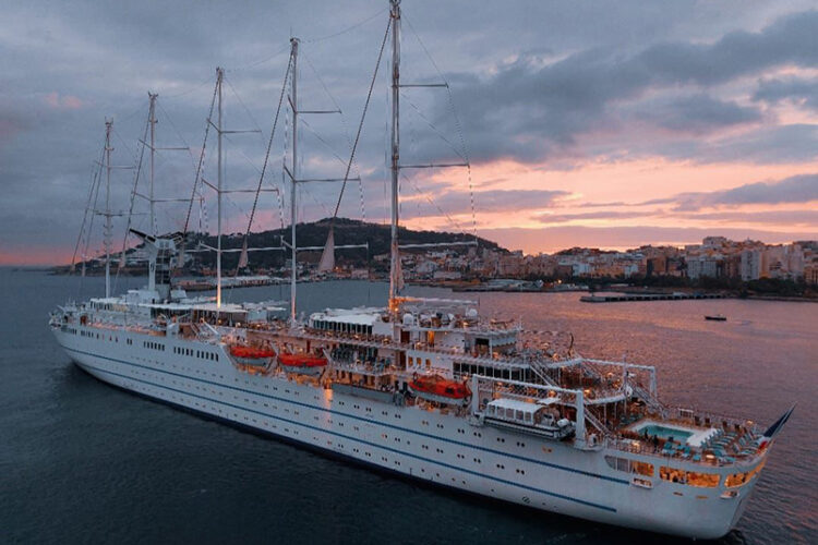velero-mas-grande-mundo-recala-ceuta-travesia-mediterraneo-1
