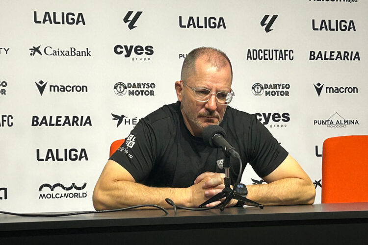El técnico de la AD Ceuta habló en la rueda de prensa post partido de su equipo
