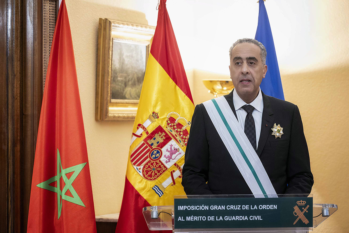 abdellatif-hammouchi-recibe-cruz-gran-merito-guardia-civil-002