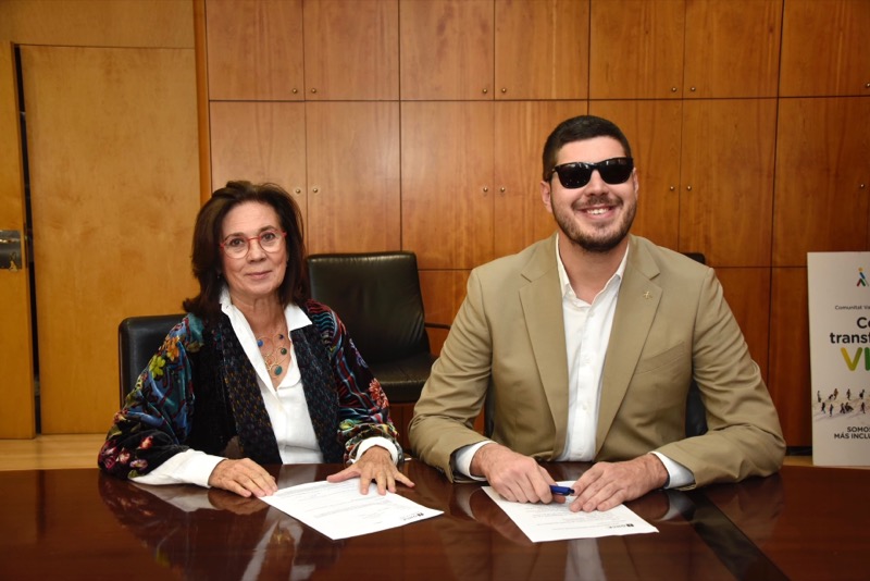 adonay-viera-romera-fundacion-once-baja-vision-imaginario-colectivo-idea-ciego-sin-puntos-medios-003