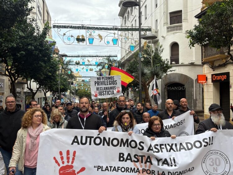 autonomos-alzan-voz-queremos-nos-dejen-trabajar-046