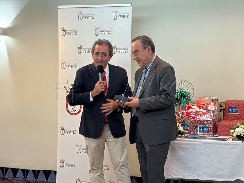 bienvenida-nuevos-farmaceuticos-celebracion-patrona