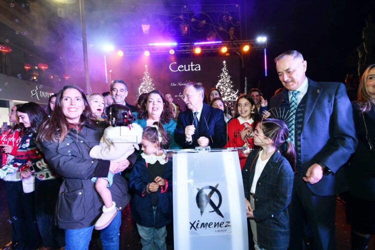 ceuta-enciende-alumbrado-navidad-2025-16