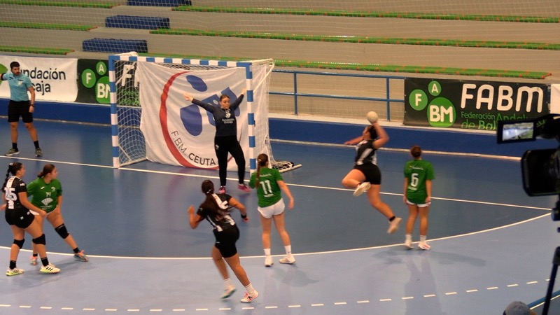 ceuta-estrena-libertad-empatando-huelva-torneo-balonmano-andalucia-011