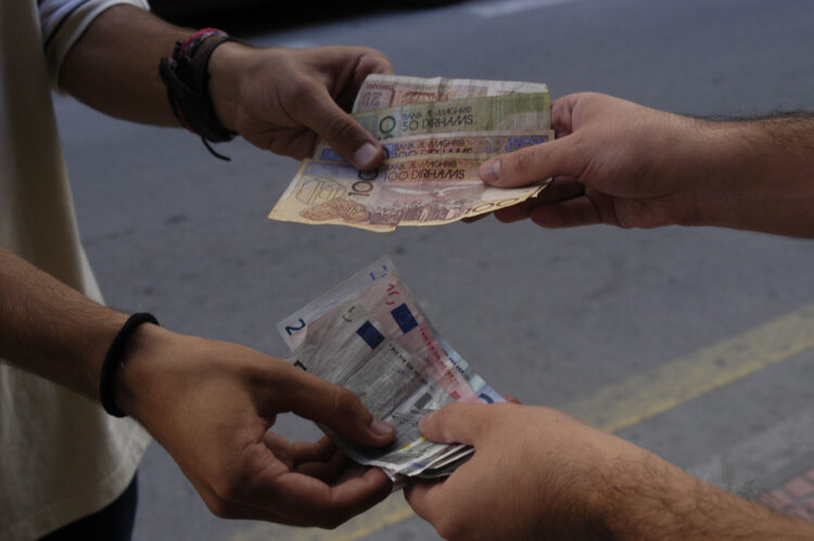 dirhams-euros-cambio-dinero