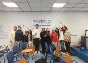 endesa-abre-puertas-central-diesel-alumnos-ceuta-001