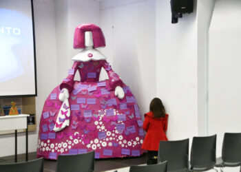 fiscal-maria-arazuri-carcel-reciben-menina-2025-contra-violencia-genero-19