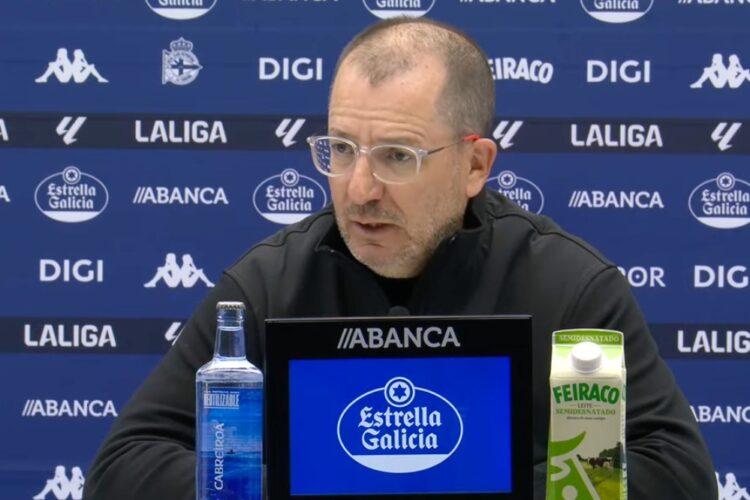 jj-romero-entrenador-ad-ceuta-arbitraje-falta-respeto-escudo