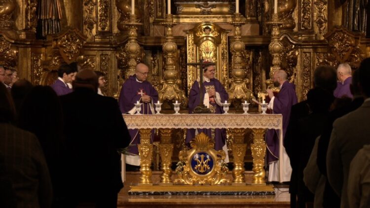 monsenor-ramon-valdivia-primera-misa-iglesia-africa-010