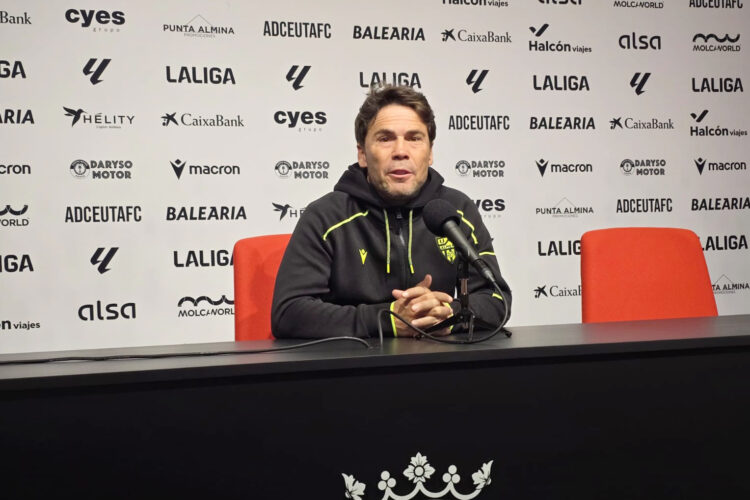 rubi-sobre-penalti-lamentable-var-si-tenia-luz-ceuta-almeria