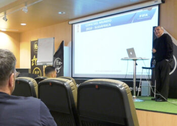 serrano-mino-gines-melendez-comparten-conocimientos-entrenadores-ceuties-001