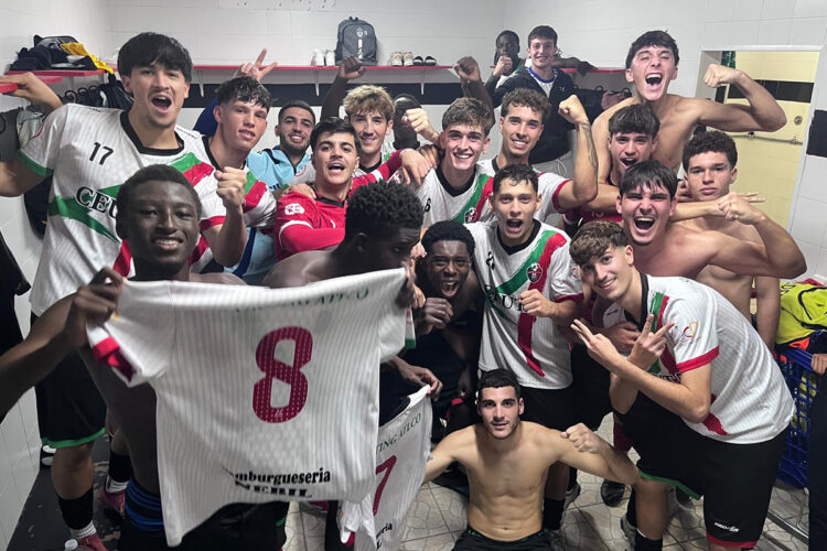 sporting-aplasta-mosca-futbol