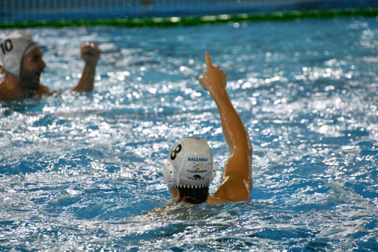 caballa-hace-deberes-ante-cn-catalunya-31