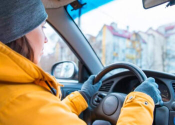 conducir-con-abrigo-invierno-multa