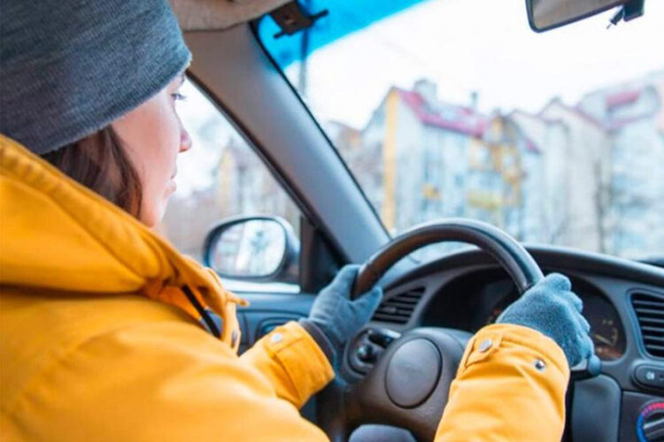 conducir-con-abrigo-invierno-multa