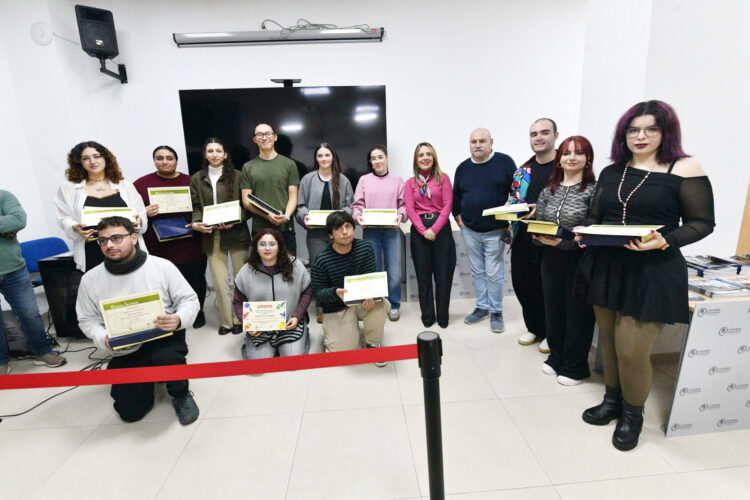 ganadores-premios-juventud-2025-recogen-distinciones-1
