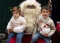 papa-noel-visita-pequenos-parques-ceuta-11