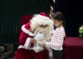 papa-noel-visita-pequenos-parques-ceuta-23