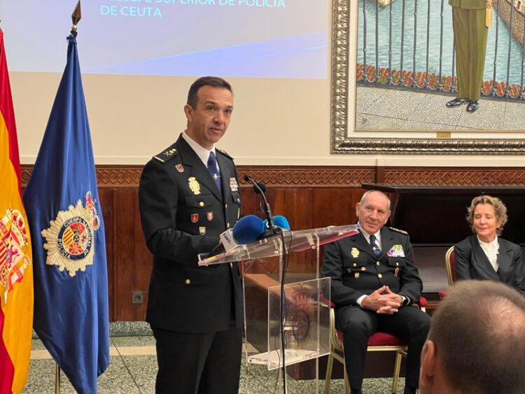 toma-posesión-nuevo-jefe-policía-nacional-eloy-román-001