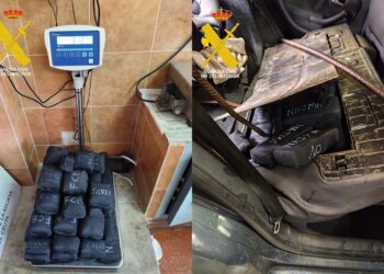 embarca-hijo-menor-edad-coche-lleno-hachis-1