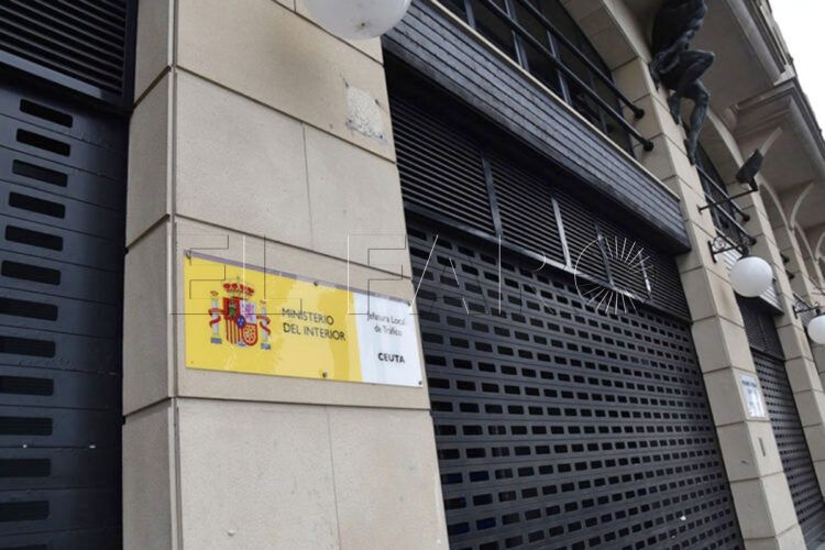 frustracion-opositores-ceuta-permiso-moto