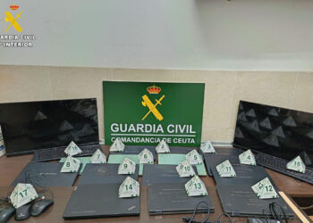 guardia-civil-recupera-ordenadores-robados-colegio-cueva-benzu