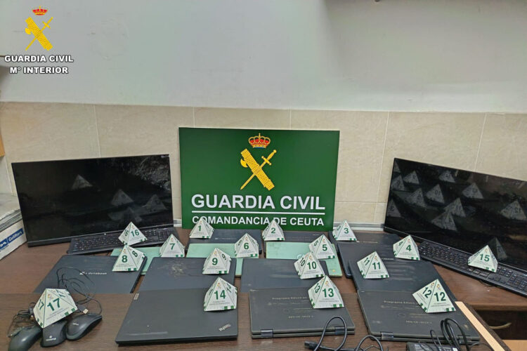 guardia-civil-recupera-ordenadores-robados-colegio-cueva-benzu