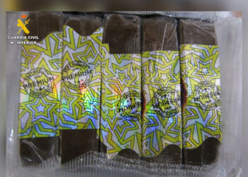 hermanos-detenidos-hachis-adosado-conductor-coche-cargado-00003