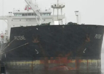 marina-marroqui-evita-catastrofe-ambiental-averia-superpetrolero