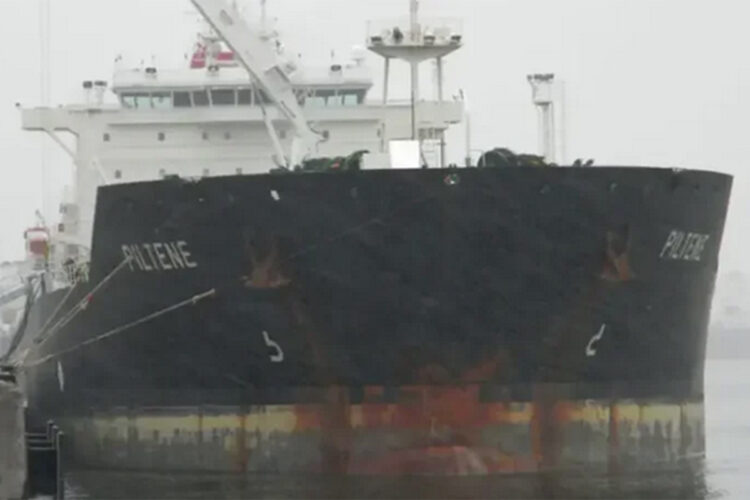 marina-marroqui-evita-catastrofe-ambiental-averia-superpetrolero