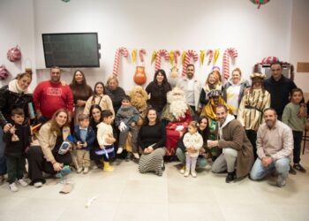 reyes-magos-reparten-regalos-parques-ceuta-2026-017
