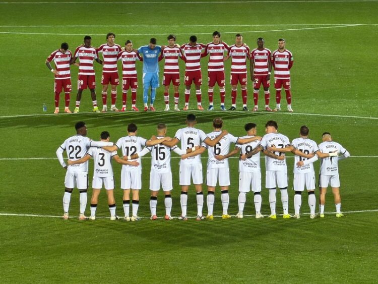 Minuto-silencio-previa-AD-Ceuta-Granada-003