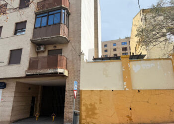 abandono-peligro-desesperacion-vecinos-edificio-marenostrum-003